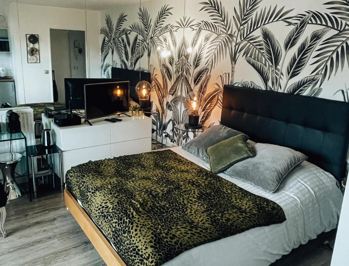 Beautiful Modern Fully Furnished Studio Λεβαλουά Περέ Εξωτερικό φωτογραφία