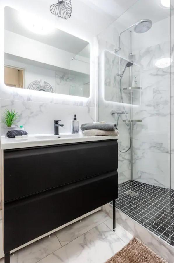 Beautiful Modern Fully Furnished Studio Λεβαλουά Περέ Εξωτερικό φωτογραφία