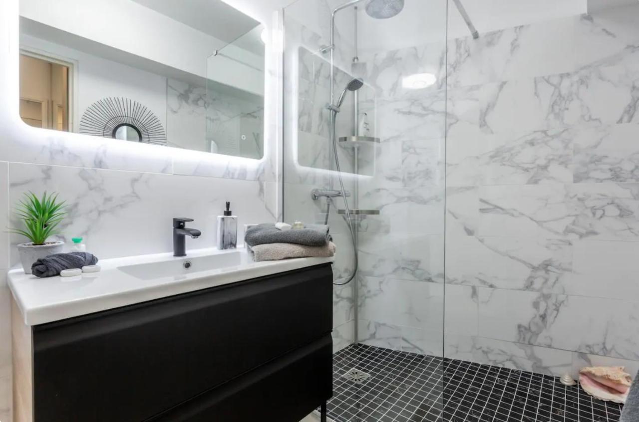 Beautiful Modern Fully Furnished Studio Λεβαλουά Περέ Εξωτερικό φωτογραφία